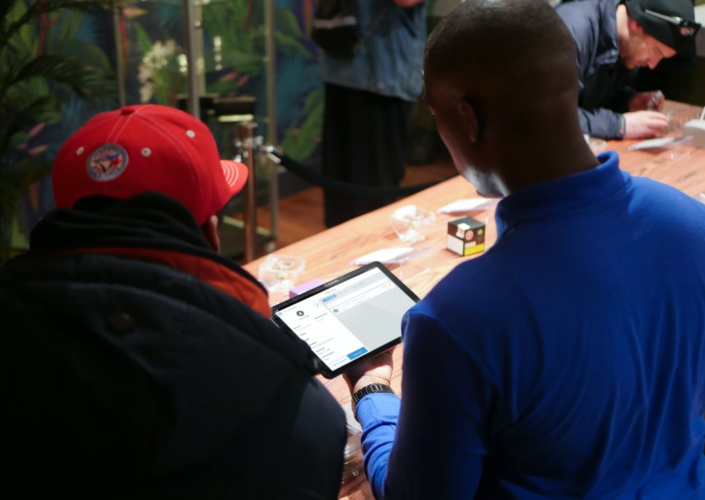 Accepting online payments in a shop